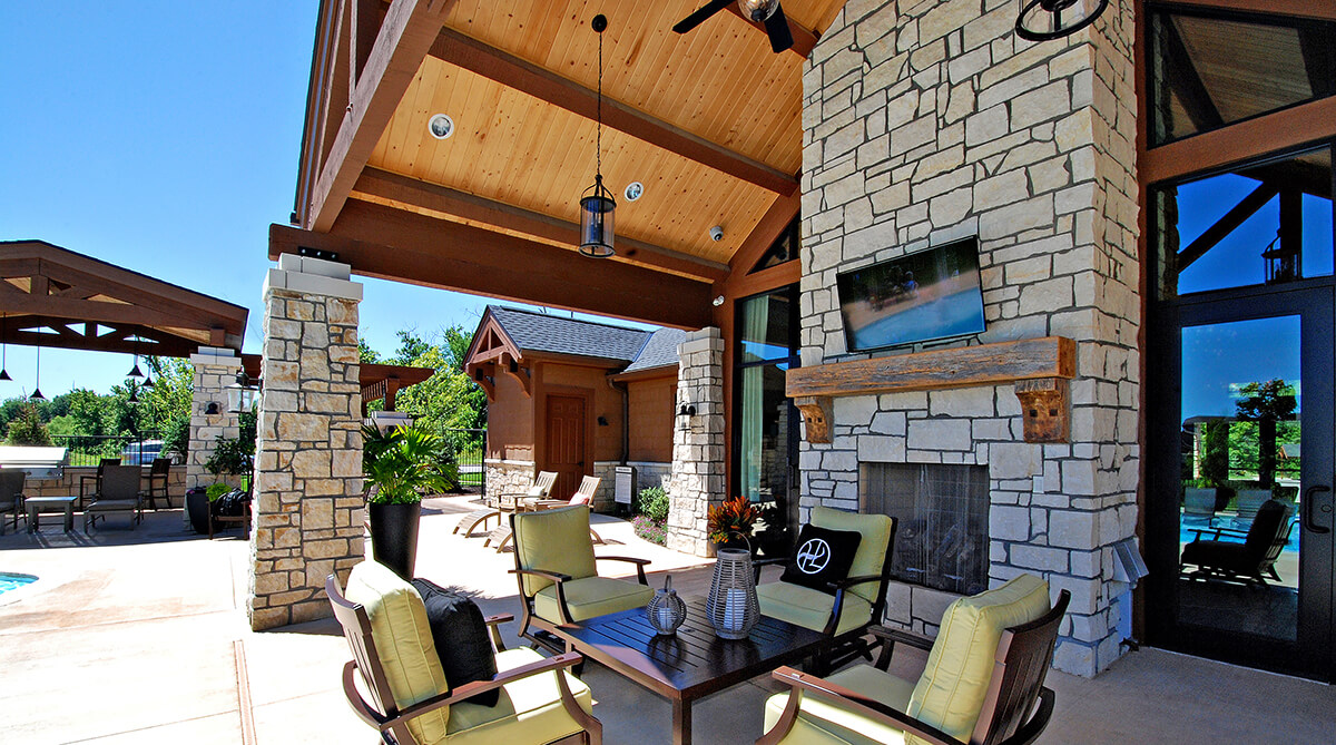 Outdoor patio at Highlands Lodge Apartments, designed by NSPJ Architects