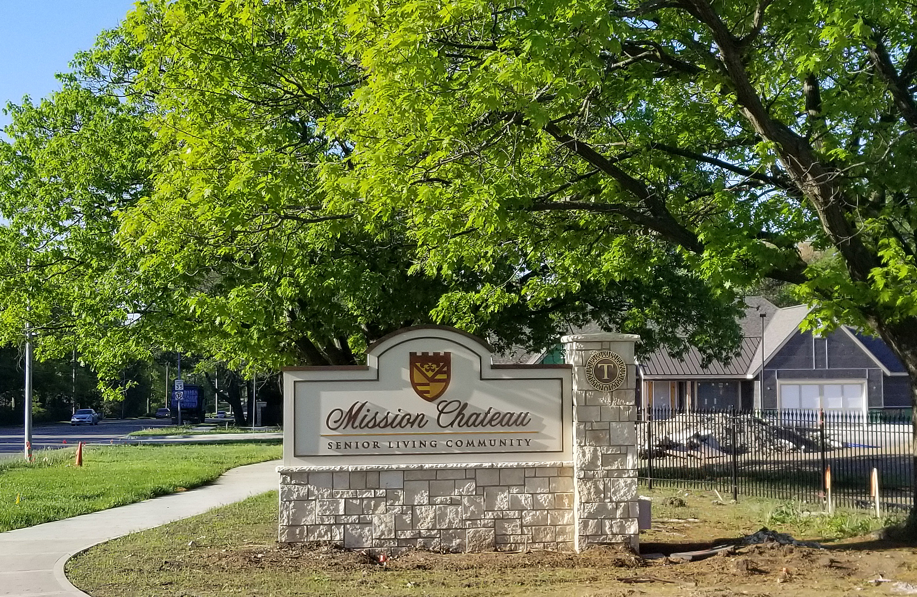 Mission Chateau Senior Living Community in Prairie Village, Kansas