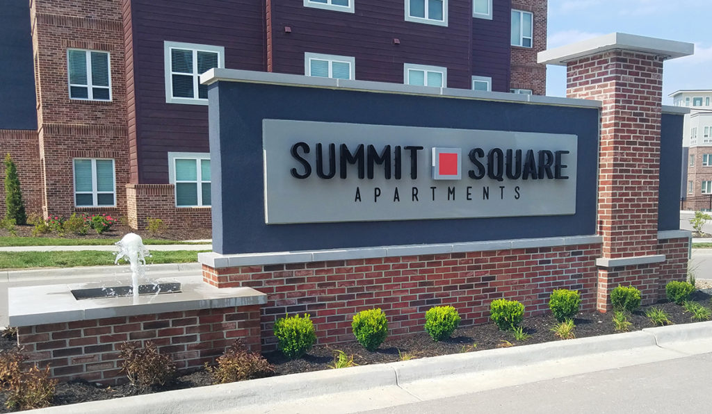 Summit Square Apartments in Lee's Summit, Missouri