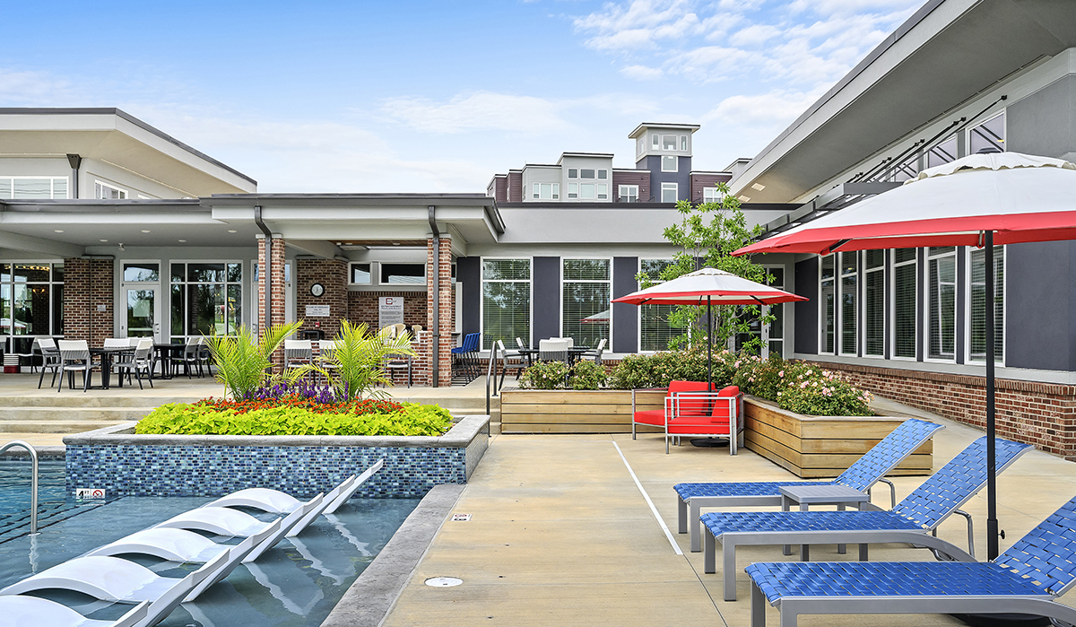Pool at Summit Square Apartments in Lee's Summit, Missouri designed by NSPJ Architects