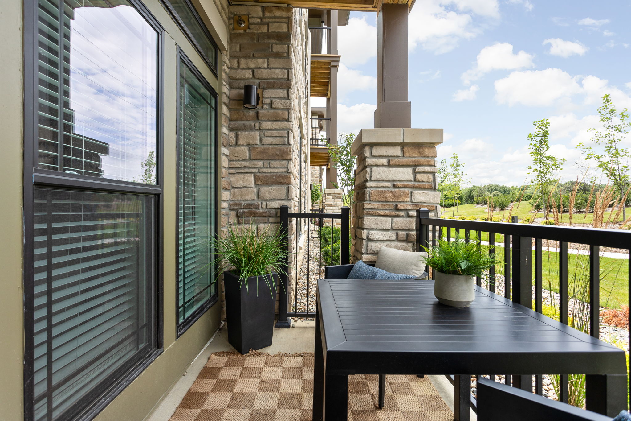 7-web-or-mls-11325-spring-mill-rd
