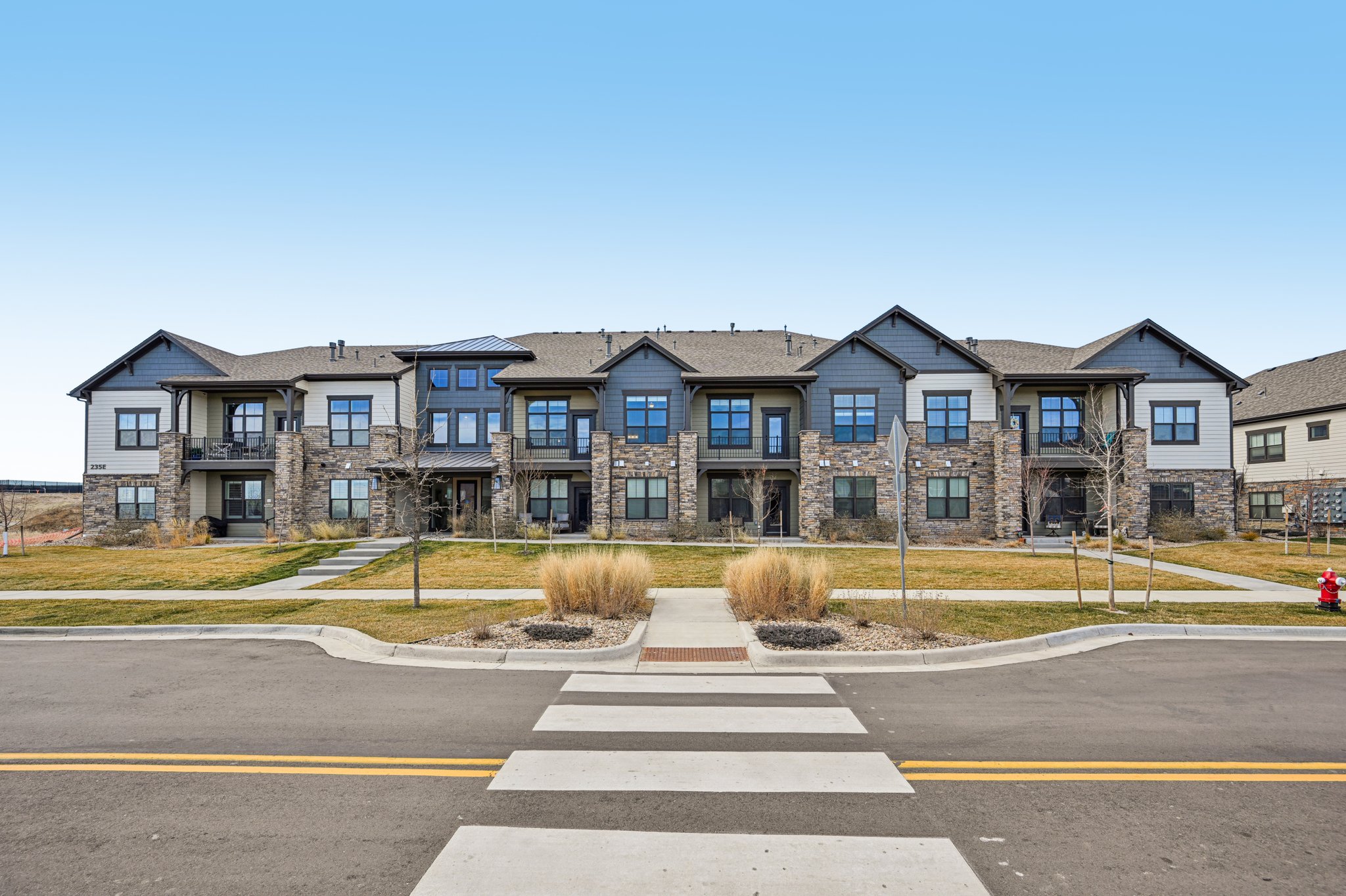 3-web-or-mls-High Point Drive #204-S2312-003