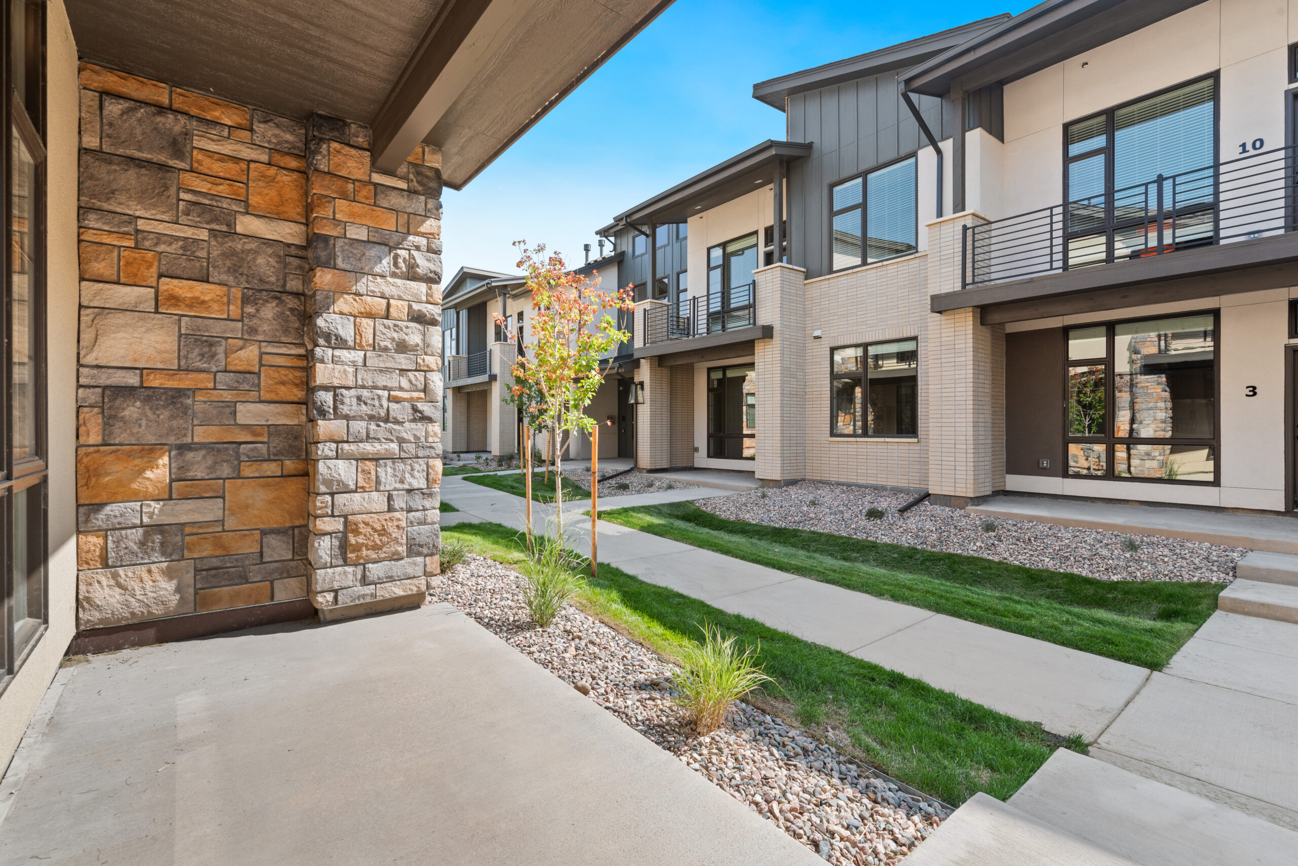 856 Birdwhistle #3 1